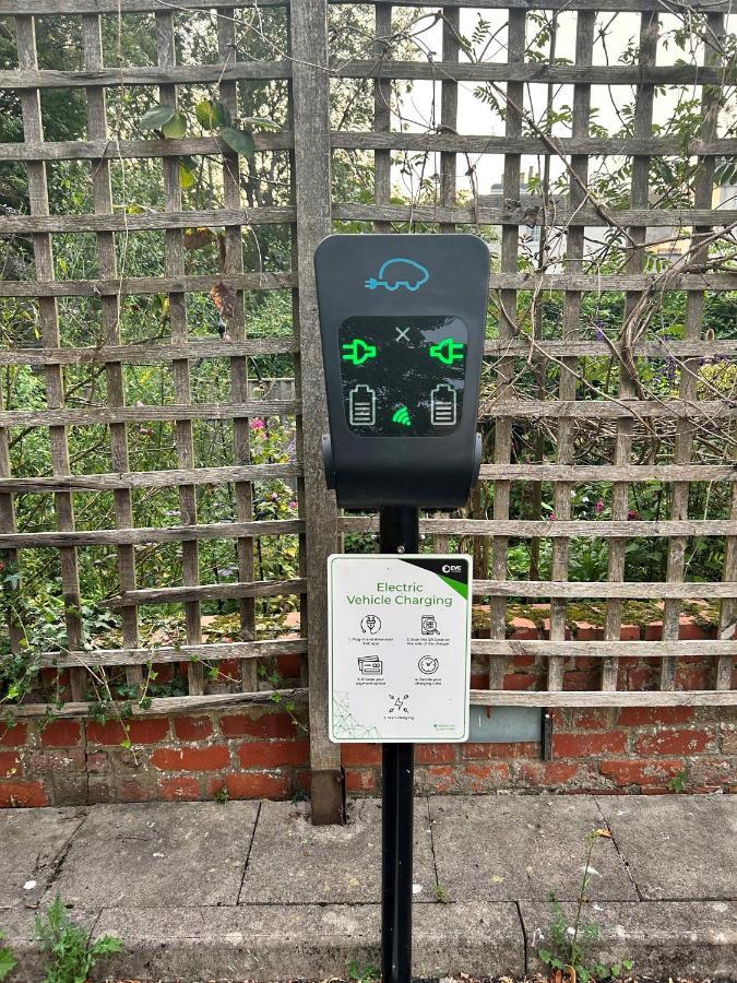 The Grove King Bed Wi-Fi Ev Charger Apartment Челтнъм Екстериор снимка