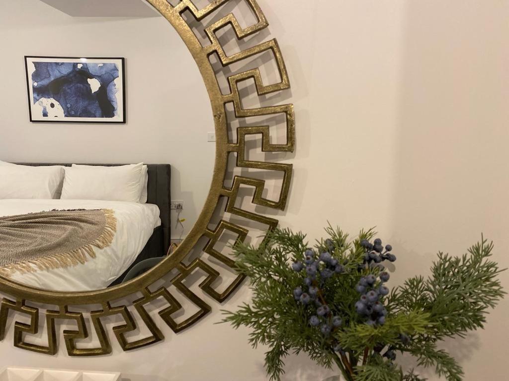 The Grove King Bed Wi-Fi Ev Charger Apartment Челтнъм Екстериор снимка