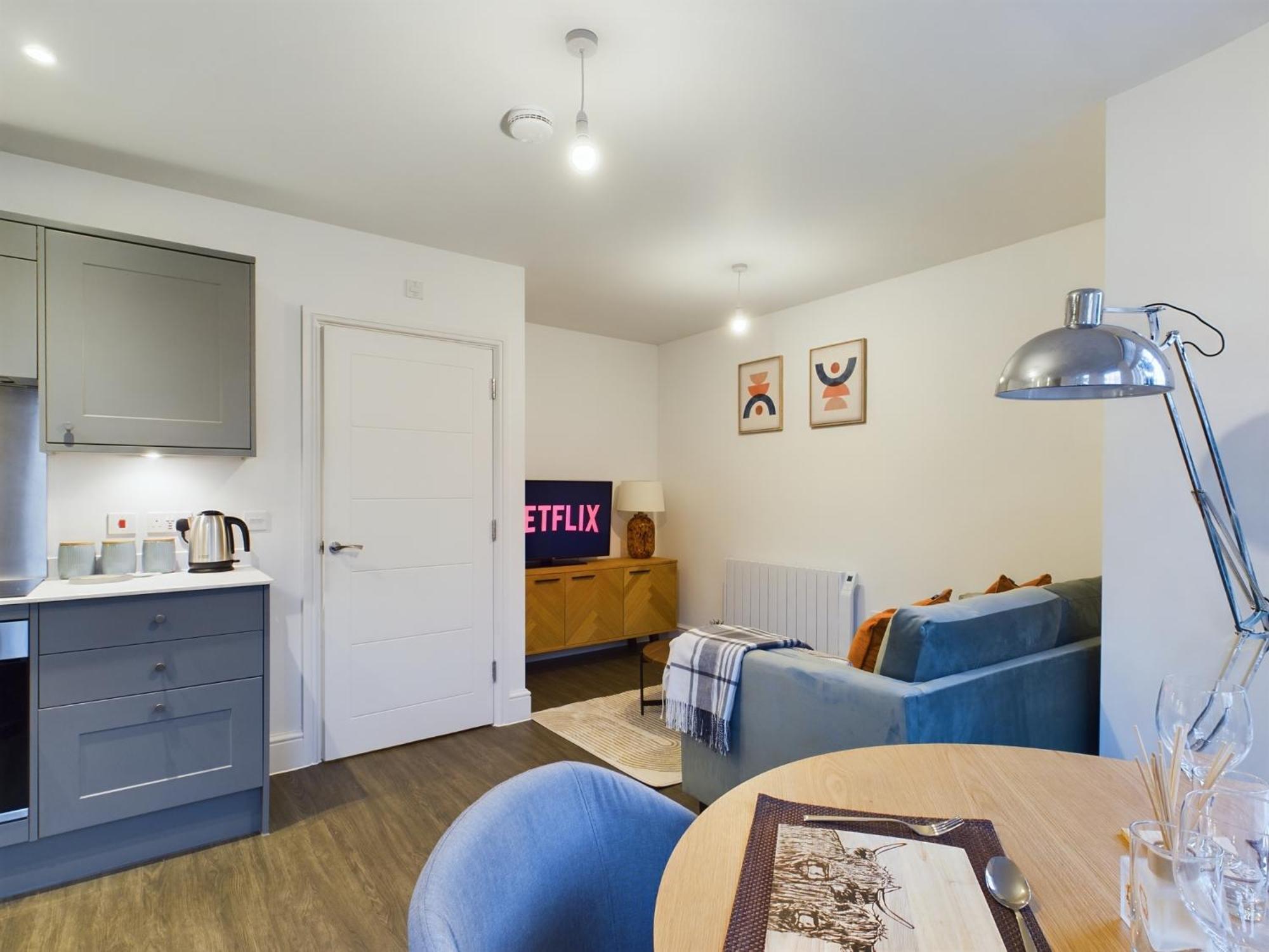 The Grove King Bed Wi-Fi Ev Charger Apartment Челтнъм Екстериор снимка